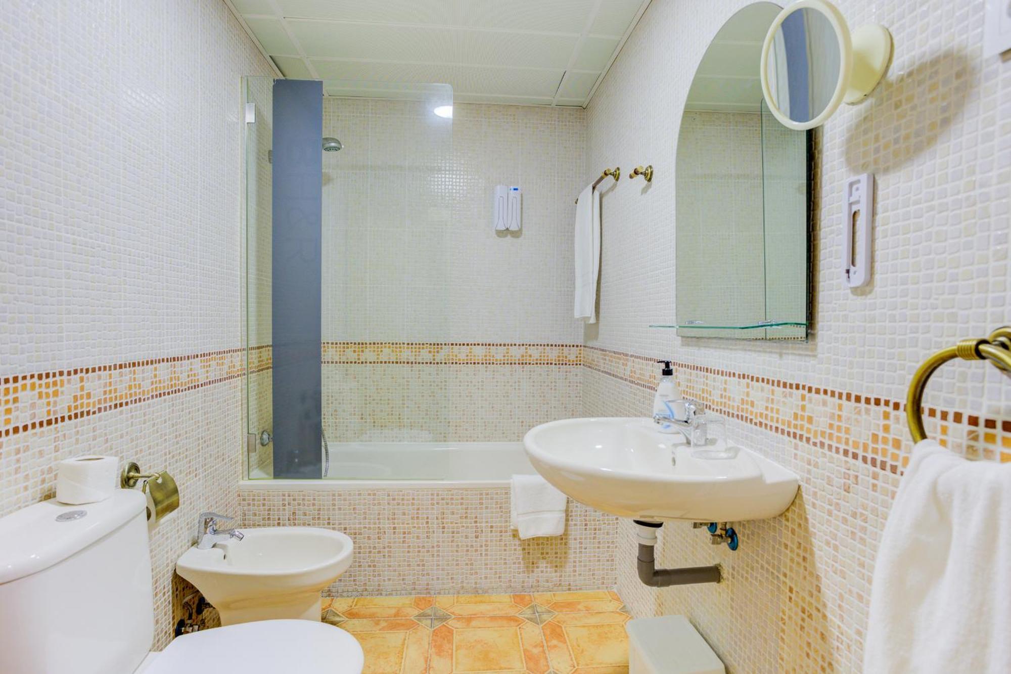 Hotel Pizarro Humanes de Madrid Luaran gambar