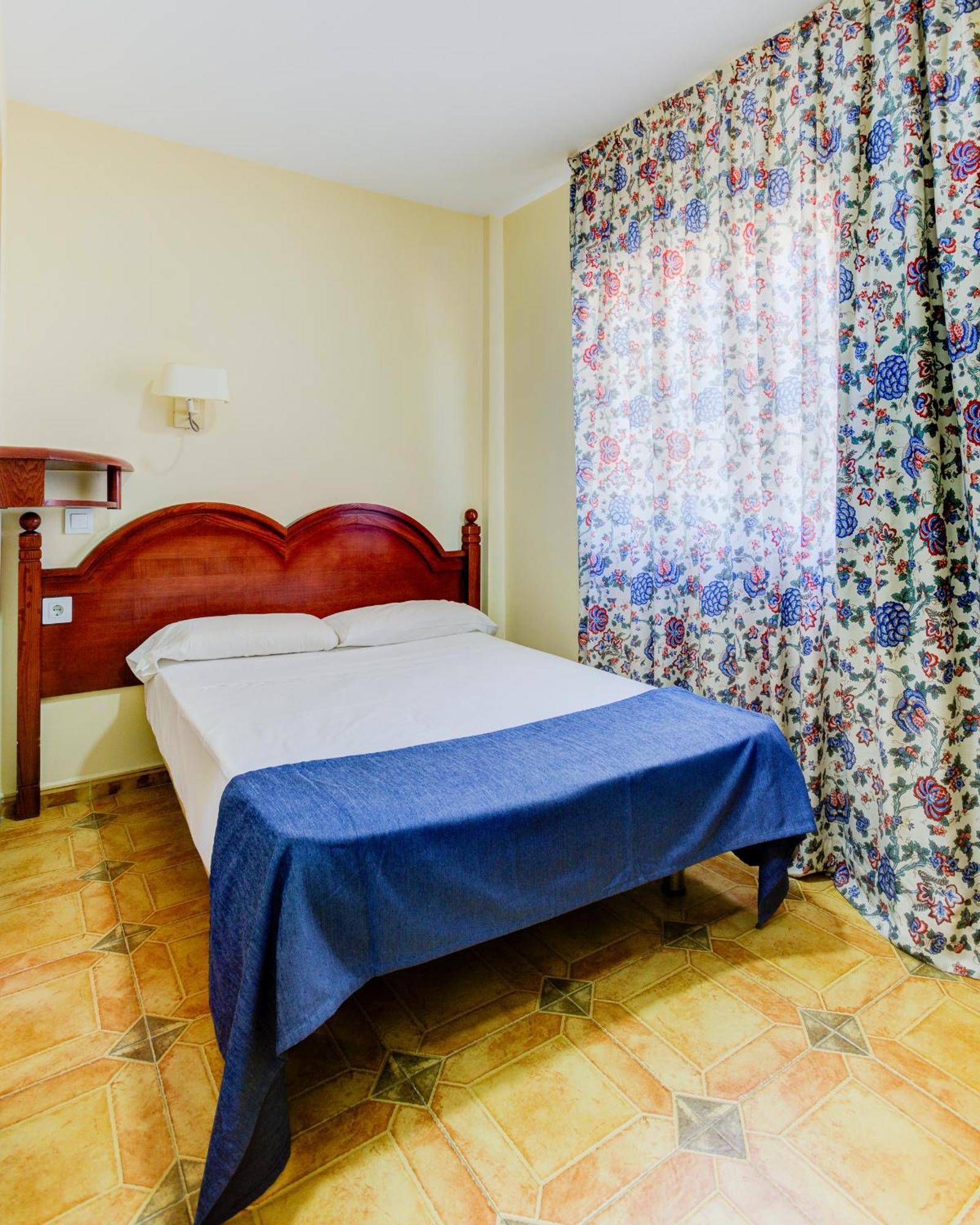 Hotel Pizarro Humanes de Madrid Luaran gambar