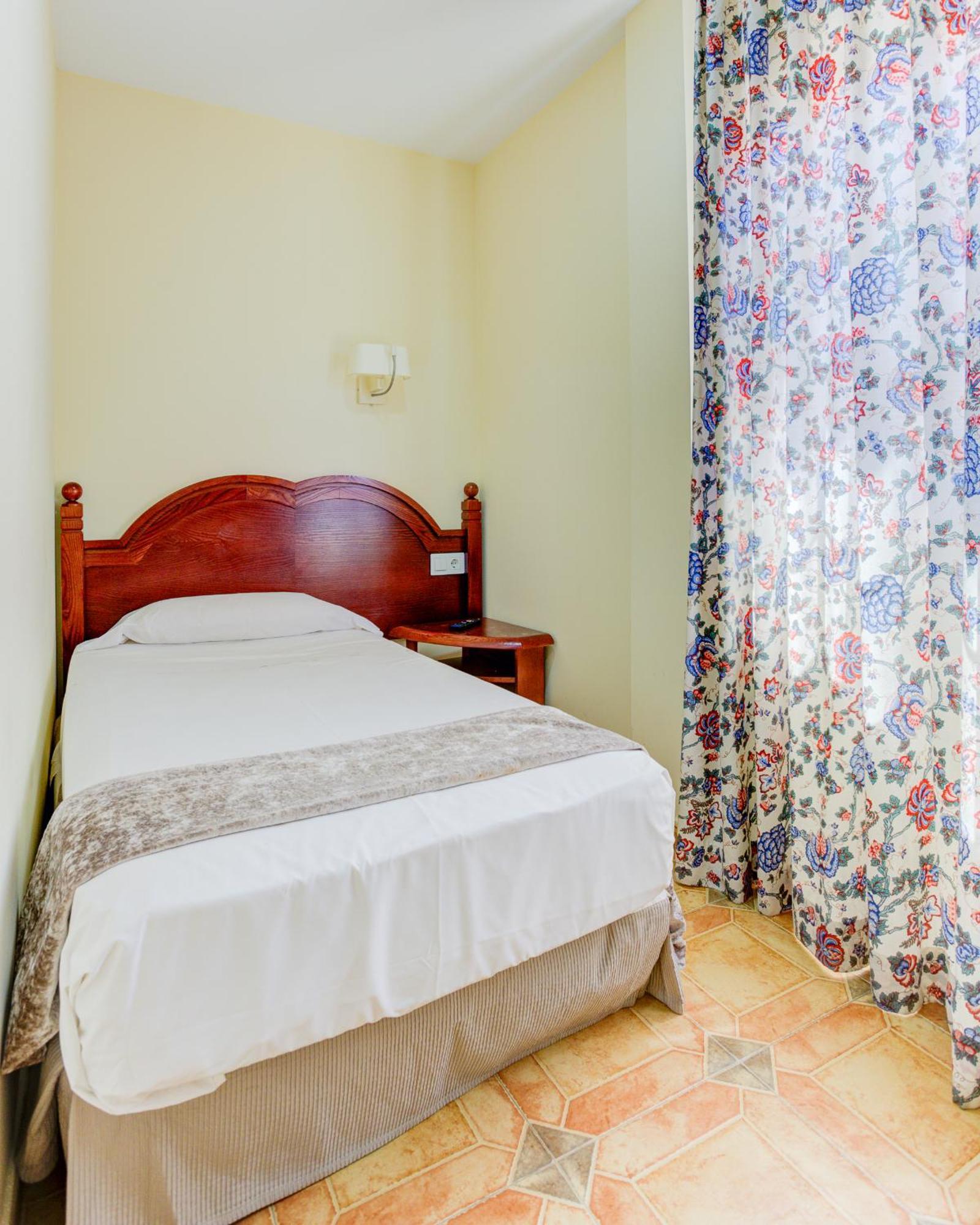 Hotel Pizarro Humanes de Madrid Luaran gambar