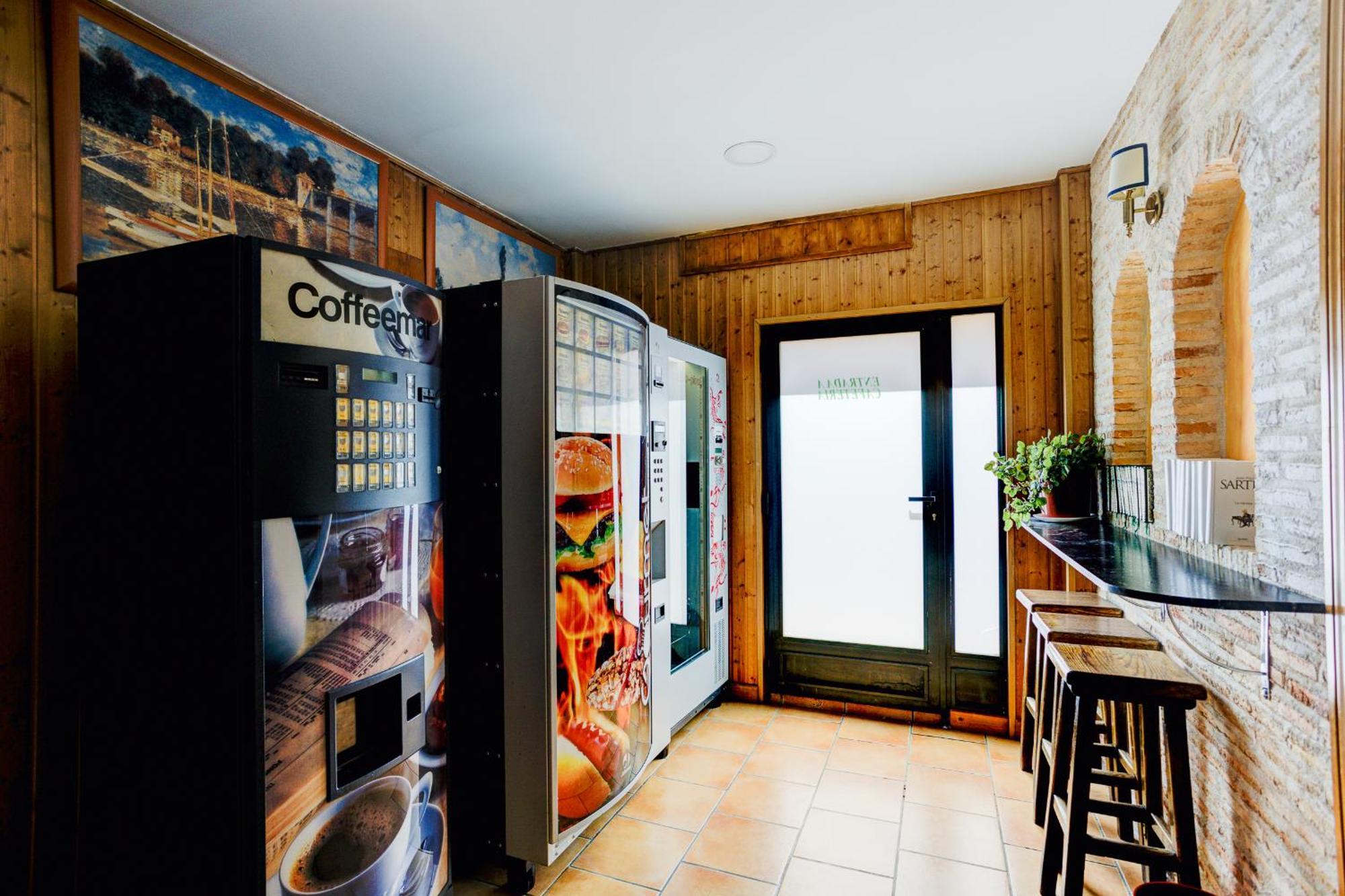 Hotel Pizarro Humanes de Madrid Luaran gambar